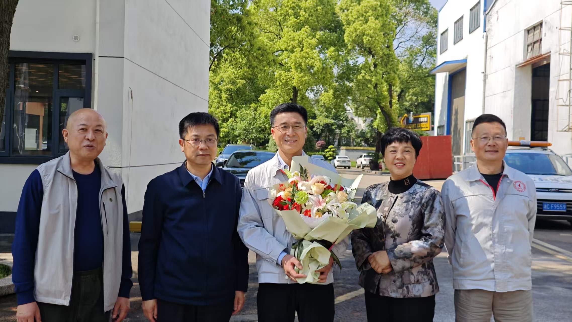 雨湖区区委书记陈小平一行走访乐竞官网-乐竞（中国）一站式体育服务
公司